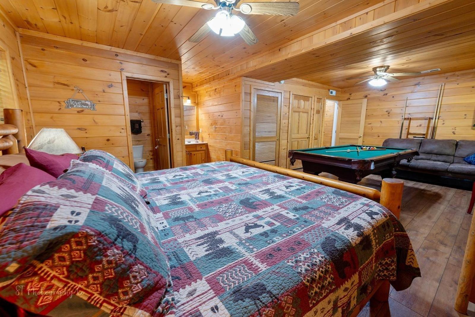 Karen's Cabin cabin Pigeon Forge Bagian luar foto